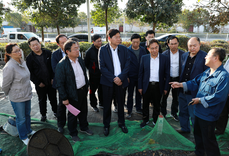 戴啟遠(yuǎn)在督查大氣污染防治“百日攻堅(jiān)”及中央環(huán)保督察整改工作時(shí)要求
嚴(yán)格對(duì)標(biāo)精準(zhǔn)發(fā)力  推深做實(shí)整改工作